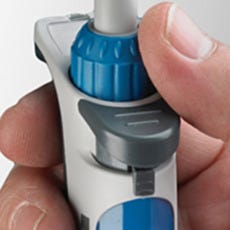 One-handed volume adjustment of NextPette Precision Pipettes by Accuris