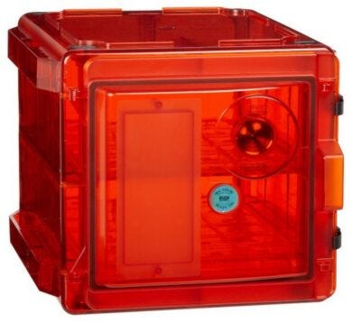 An Amber Copolyester Bel-Art Secador 2.0 Desiccator blocks 99% of UV light from penetrating the interior of the desiccator. | 3618-56 displayed