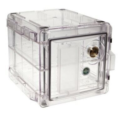 A Clear Copolyester Bel-Art Secador 2.0 Desiccator blocks 99% of UV light from penetrating the interior of the desiccator. | 3618-54 displayed