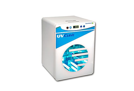 UVClave™ ultraviolet chamber includes UV-C bulbs on both top and bottom of the chamber allowing 360° exposure.