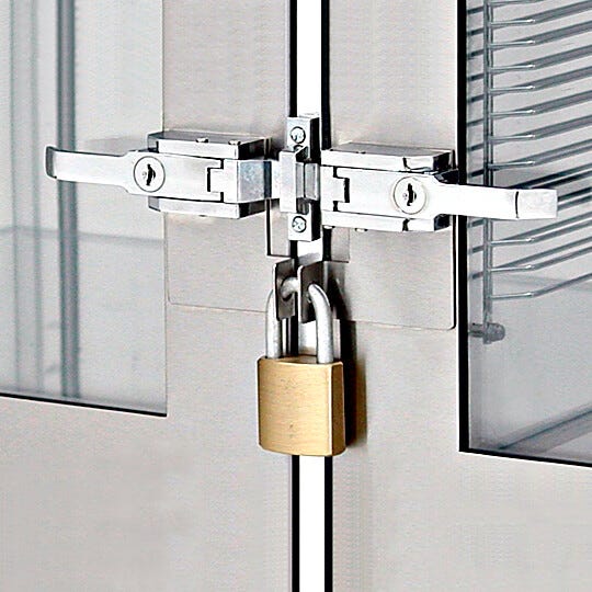 Increases security of desiccators equipped with Terra LiftLatch and accommodates most standard padlocks. | 1603-34 displayed