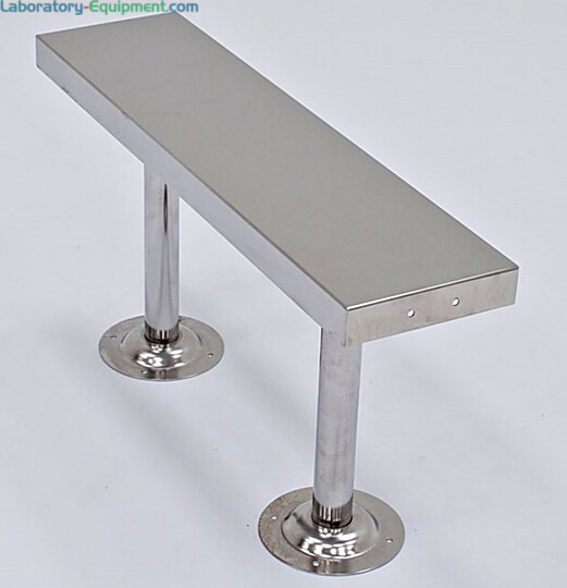 Cleanroom-compliant, aseptic benches for ISO-rated gowning rooms