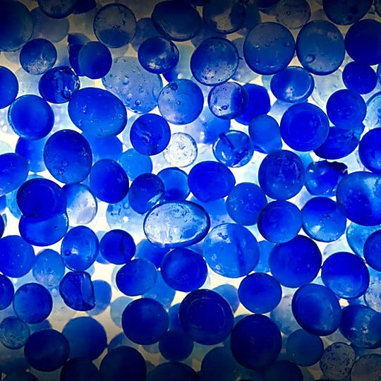Silica gel fits inside DesiTray™ (order separately)  |  1900-02 displayed