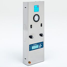 This control panel features integrated CleanWatch+® DualZone™ Environmental Monitoring for real-time particle counting and differential pressure measurement | 6600-23A-CW displayed