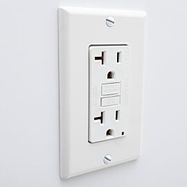 Duplex outlet with installed quick-connect plug for streamlining installation | 6704-33A displayed