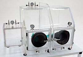 Allows transfer of materials into the glovebox without breaching the controlled environment (shown with left-mount airlock).  |  3305-48 displayed
