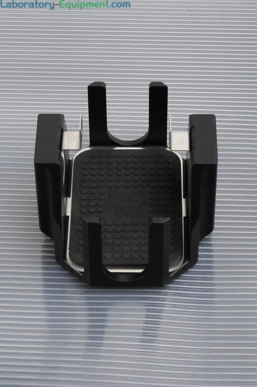 Carriers for microplates and T-75 Horizontal Flasks | 1537-54 displayed