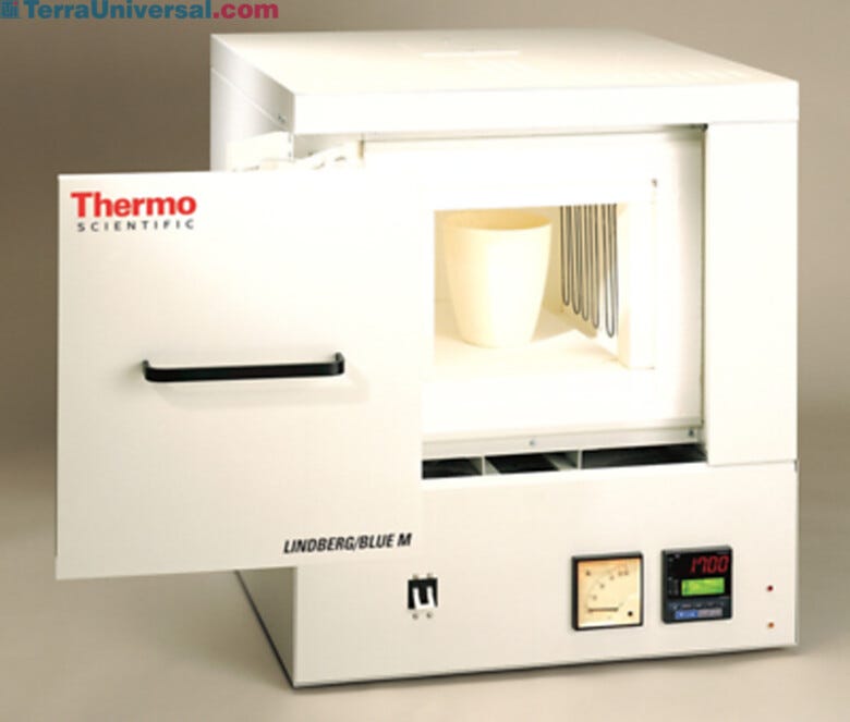 Microprocessor-based PID control ensures temperature uniformity and prevents overshoot | 1722-17 displayed