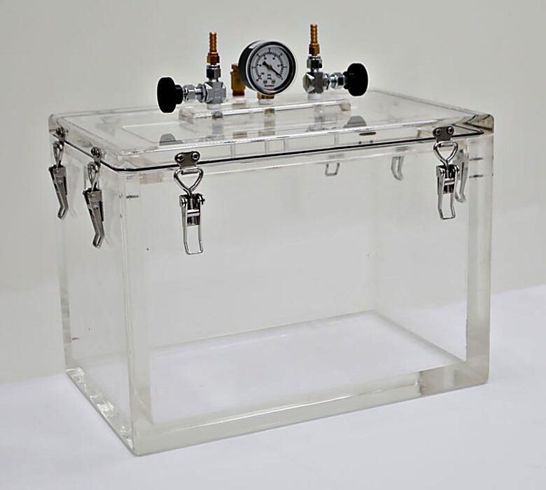 Shown with optional vacuum gauge and metering valves. | 5235-00B displayed