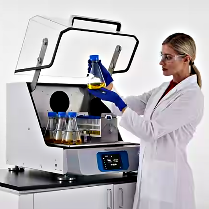 SK4001 Solaris Incubated Orbital Shakers by Thermo Scientific with an 18