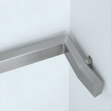 304 Stainless steel BioSafe® crash rail features continuous-seam welds to meet strict cleanliness protocols  |  6600-88
