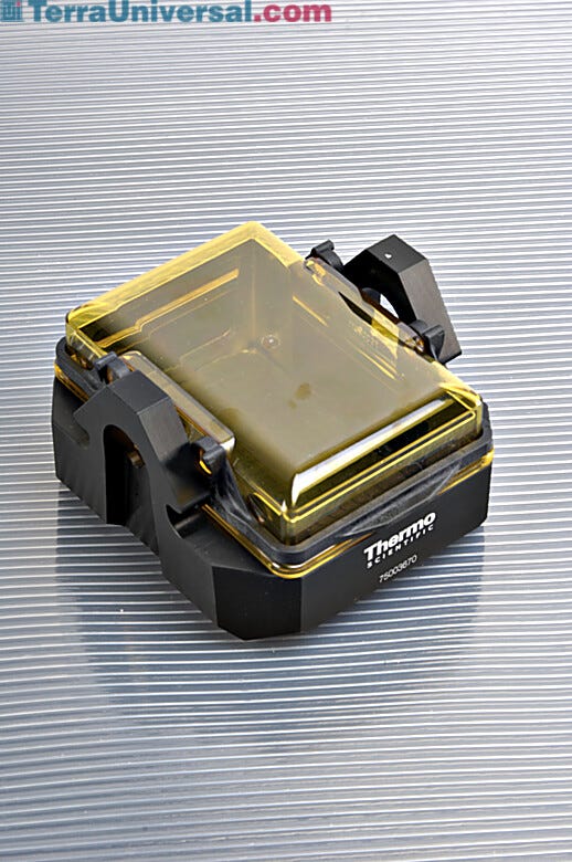 Spin samples at 3,500rpm with the Thermo Scientific BIOLiner Swinging-Bucket Rotor.  |  1537-66 displayed