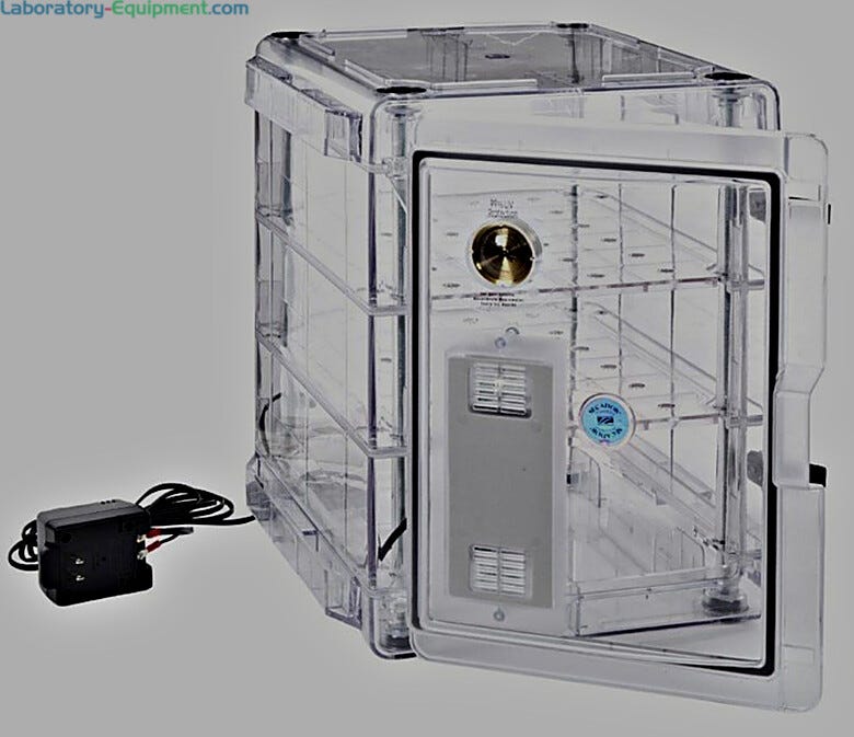 A Clear Copolyester Bel-Art Secador 3.0 Desiccator blocks 99% of UV light from penetrating the interior of the desiccator.  |  1539-10 displayed