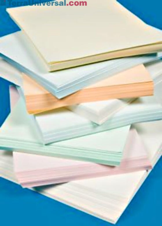This cleanroom paper is specially formulated to minimize particle generation, with ultra-low particle content and high tear and tensile strength | 5605-18 displayed