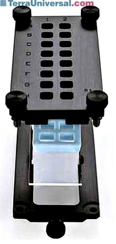 Cassettes prevent cross contamination and the well top prevents sample evaporation  |  3032-59 displayed