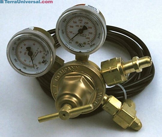Anaerobic Mixed Gas (AMG) Regulator for Shelf Labs BACTRON and BACTROX glove boxes | 3901-10 displayed