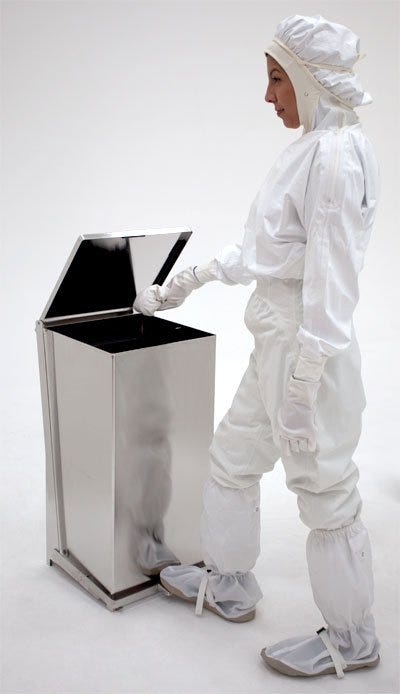Terra Universal Biosafe Trash Can with model